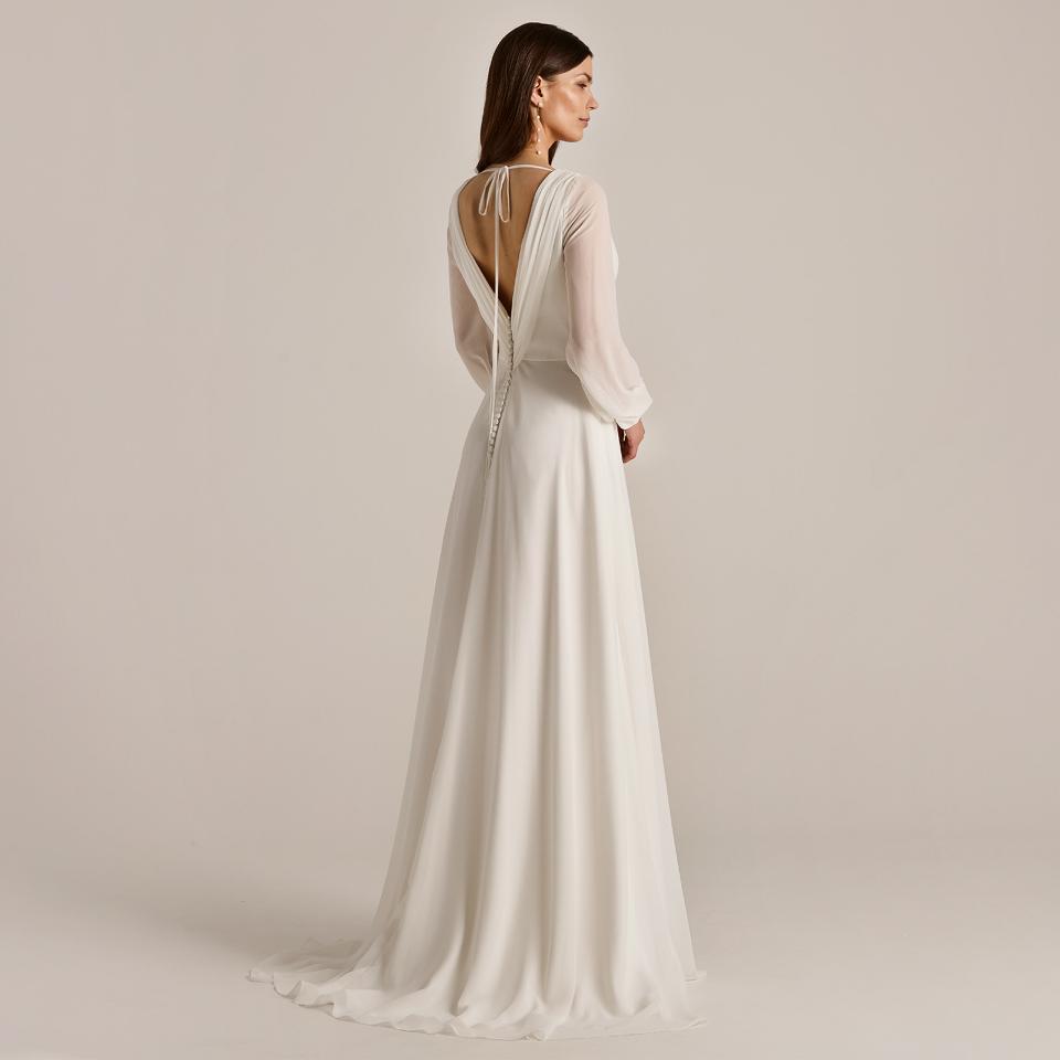 Robe de mariée fluide au style épuré de LILLY